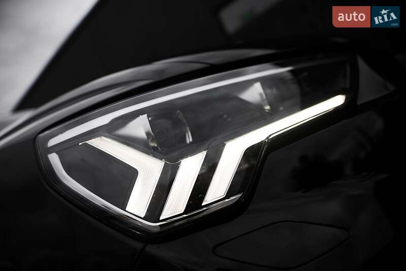 Позашляховик / Кросовер Audi RS Q3 2024 в Києві