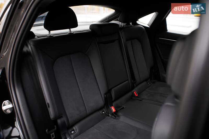 Позашляховик / Кросовер Audi RS Q3 2024 в Києві