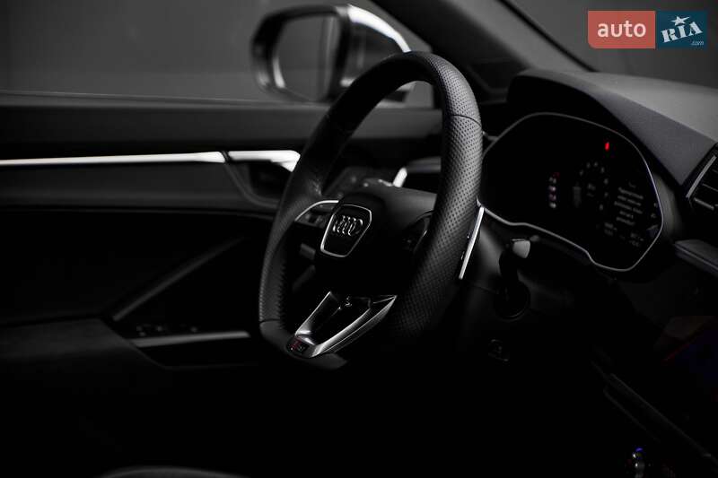 Позашляховик / Кросовер Audi RS Q3 2024 в Києві