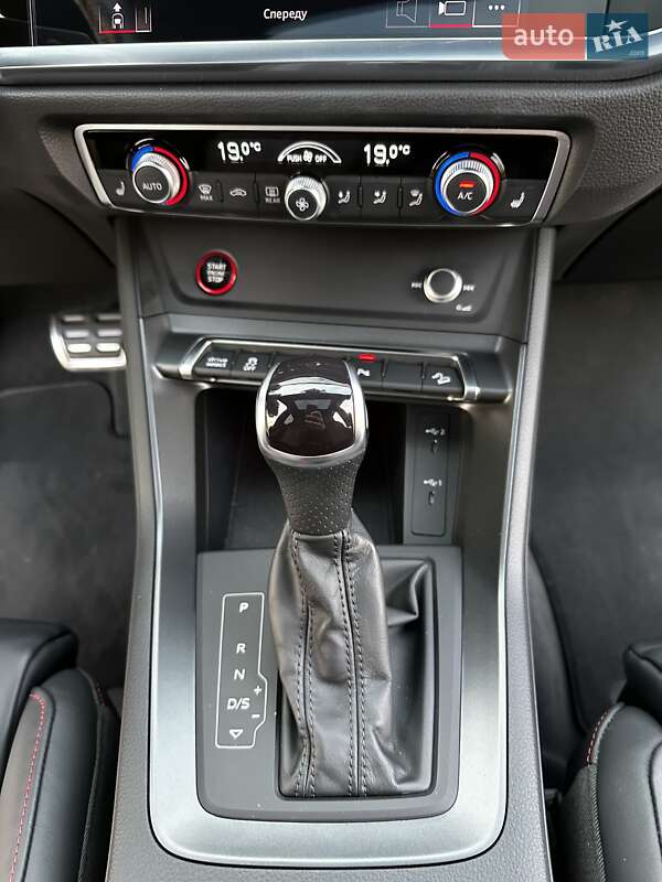 Внедорожник / Кроссовер Audi RS Q3 2021 в Киеве фото 23 Внедорожник / Кроссовер Audi RS Q3 2021 в Киеве