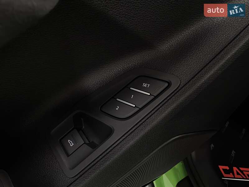 Внедорожник / Кроссовер Audi RS Q3 2023 в Тернополе