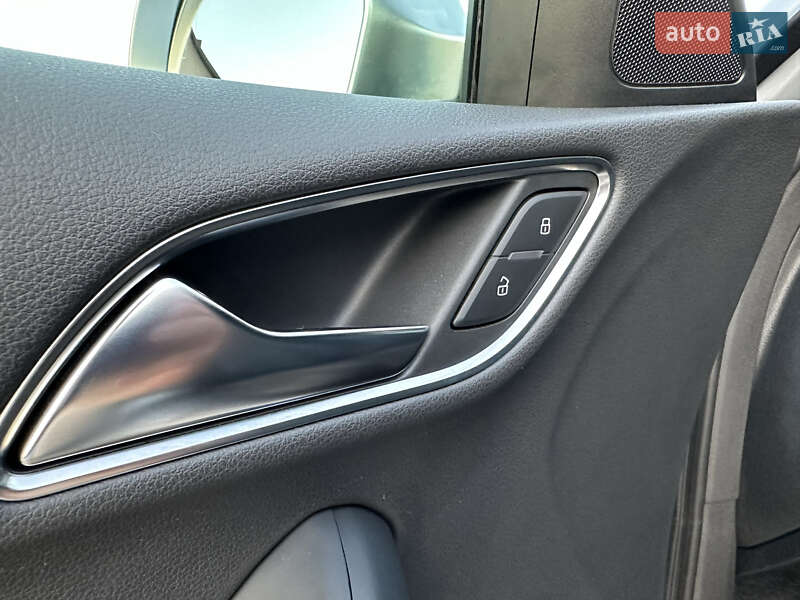 Внедорожник / Кроссовер Audi RS Q3 2016 в Луцке