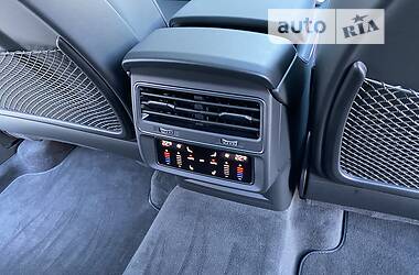 Внедорожник / Кроссовер Audi RS Q8 2021 в 