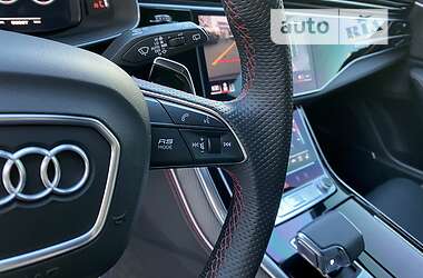 Внедорожник / Кроссовер Audi RS Q8 2021 в 