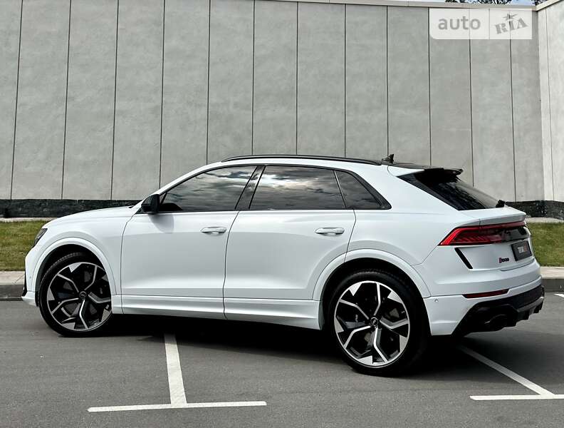 Внедорожник / Кроссовер Audi RS Q8 2020 в Киеве