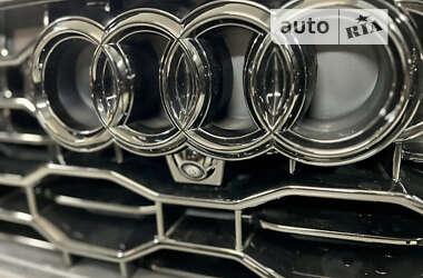 Внедорожник / Кроссовер Audi RS Q8 2022 в 