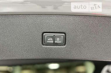 Внедорожник / Кроссовер Audi RS Q8 2022 в 