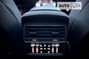 Внедорожник / Кроссовер Audi RS Q8 2021 в 