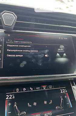 Внедорожник / Кроссовер Audi RS Q8 2021 в 