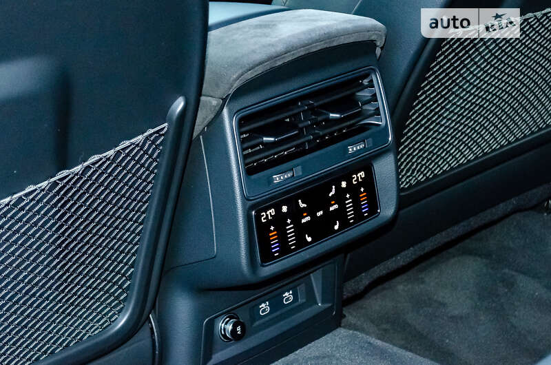 Внедорожник / Кроссовер Audi RS Q8 2020 в Киеве