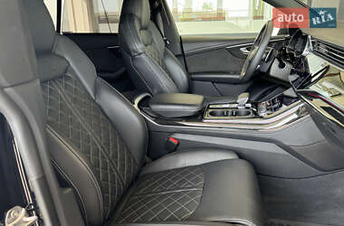 Внедорожник / Кроссовер Audi RS Q8 2021 в 