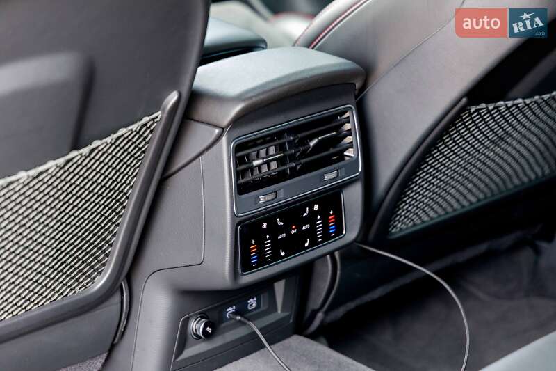 Внедорожник / Кроссовер Audi RS Q8 2021 в Днепре