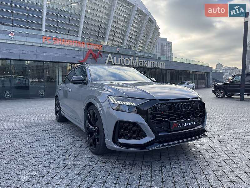Позашляховик / Кросовер Audi RS Q8 2023 в 