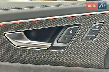 Внедорожник / Кроссовер Audi RS Q8 2020 в 