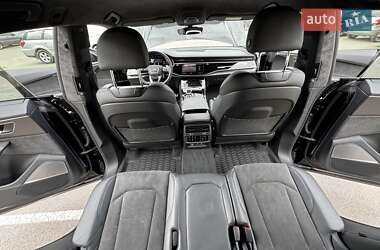 Позашляховик / Кросовер Audi RS Q8 2020 в 