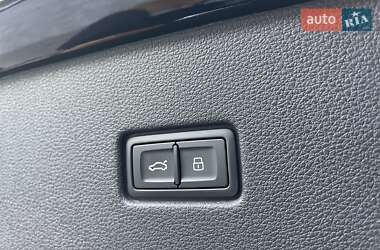 Внедорожник / Кроссовер Audi RS Q8 2023 в 