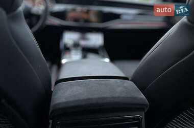 Внедорожник / Кроссовер Audi RS Q8 2023 в 