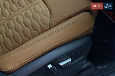 Внедорожник / Кроссовер Audi RS Q8 2025 в 