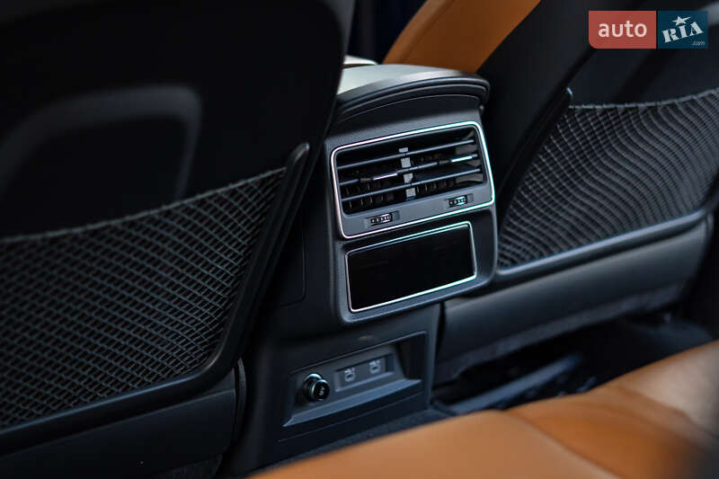 Внедорожник / Кроссовер Audi RS Q8 2020 в Киеве