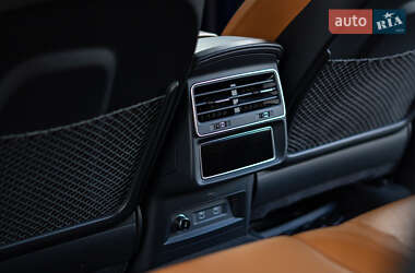 Внедорожник / Кроссовер Audi RS Q8 2020 в 