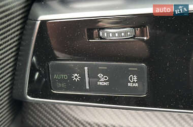 Внедорожник / Кроссовер Audi RS Q8 2020 в 