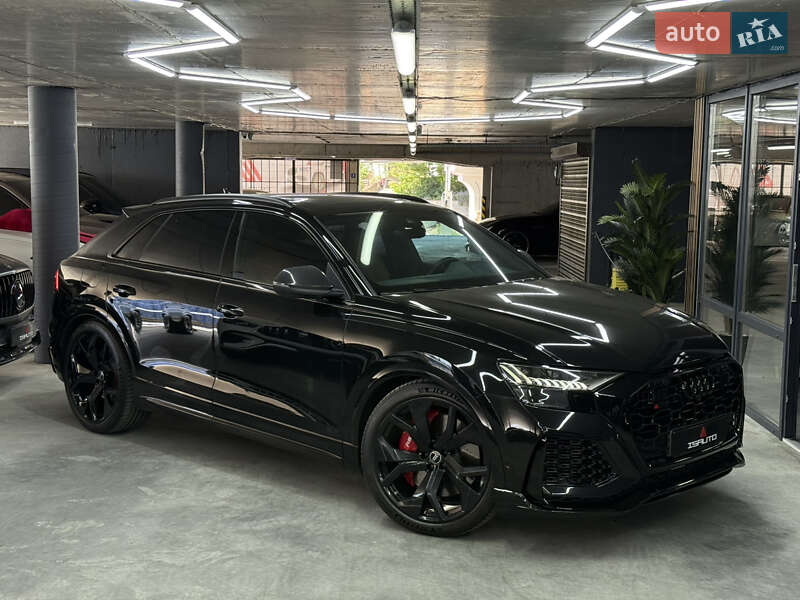 Внедорожник / Кроссовер Audi RS Q8 2021 в 