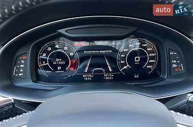 Внедорожник / Кроссовер Audi RS Q8 2020 в 