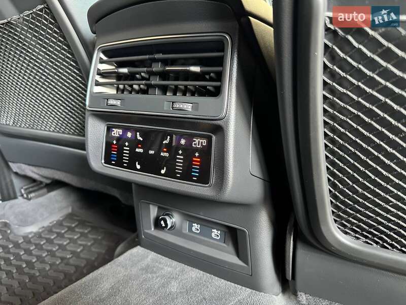 Внедорожник / Кроссовер Audi RS Q8 2021 в Львове