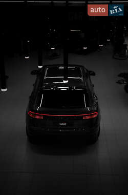 Внедорожник / Кроссовер Audi RS Q8 2020 в 