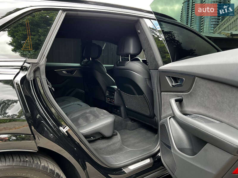 Внедорожник / Кроссовер Audi RS Q8 2023 в Киеве