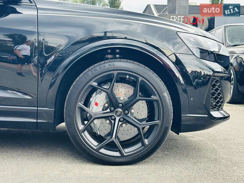 Внедорожник / Кроссовер Audi RS Q8 2025 в Киеве