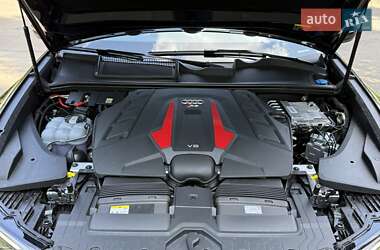 Позашляховик / Кросовер Audi RS Q8 2025 в 