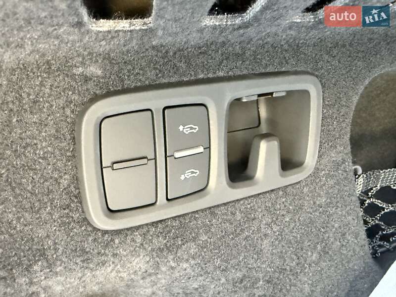 Внедорожник / Кроссовер Audi RS Q8 2025 в Киеве