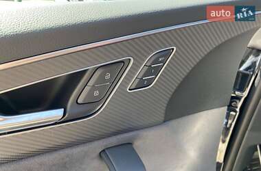 Внедорожник / Кроссовер Audi RS Q8 2025 в 