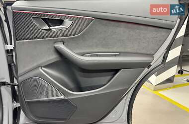 Внедорожник / Кроссовер Audi RS Q8 2023 в 