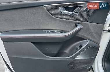 Позашляховик / Кросовер Audi RS Q8 2020 в 