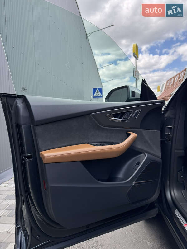 Внедорожник / Кроссовер Audi RS Q8 2022 в Киеве