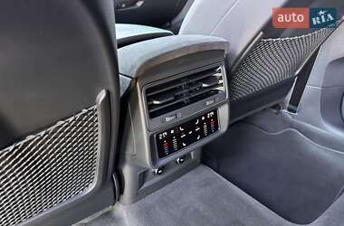 Внедорожник / Кроссовер Audi RS Q8 2023 в 