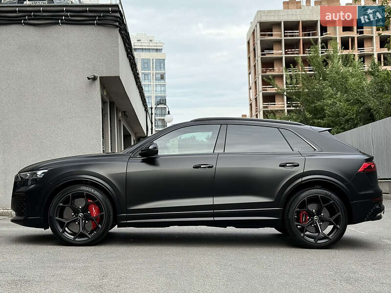 Внедорожник / Кроссовер Audi RS Q8 2024 в Киеве