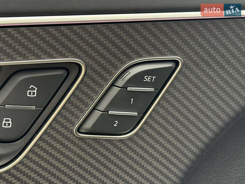 Внедорожник / Кроссовер Audi RS Q8 2024 в Киеве