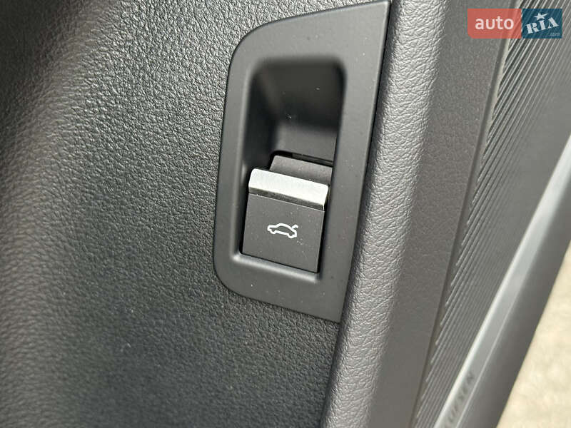 Внедорожник / Кроссовер Audi RS Q8 2024 в Киеве