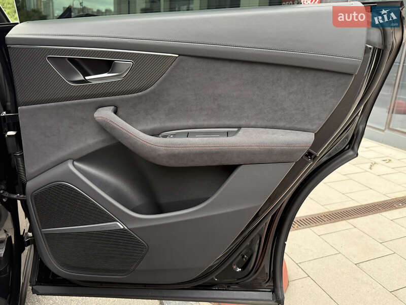 Внедорожник / Кроссовер Audi RS Q8 2024 в Киеве