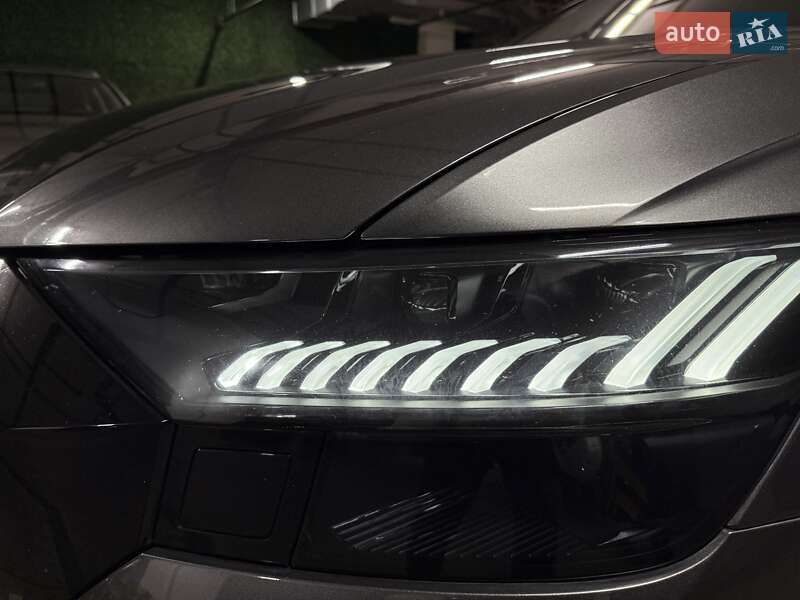 Позашляховик / Кросовер Audi RS Q8 2020 в Києві