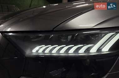 Позашляховик / Кросовер Audi RS Q8 2020 в 