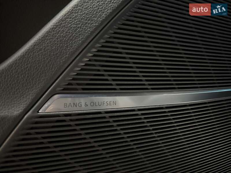 Позашляховик / Кросовер Audi RS Q8 2020 в Києві