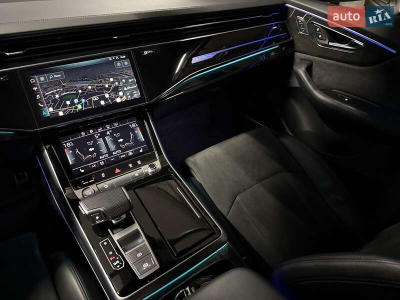 Позашляховик / Кросовер Audi RS Q8 2020 в Києві