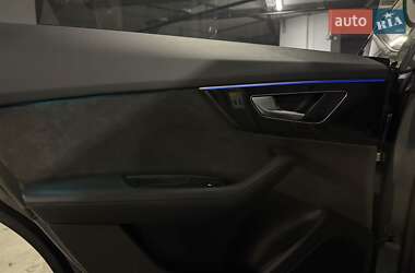 Позашляховик / Кросовер Audi RS Q8 2020 в 