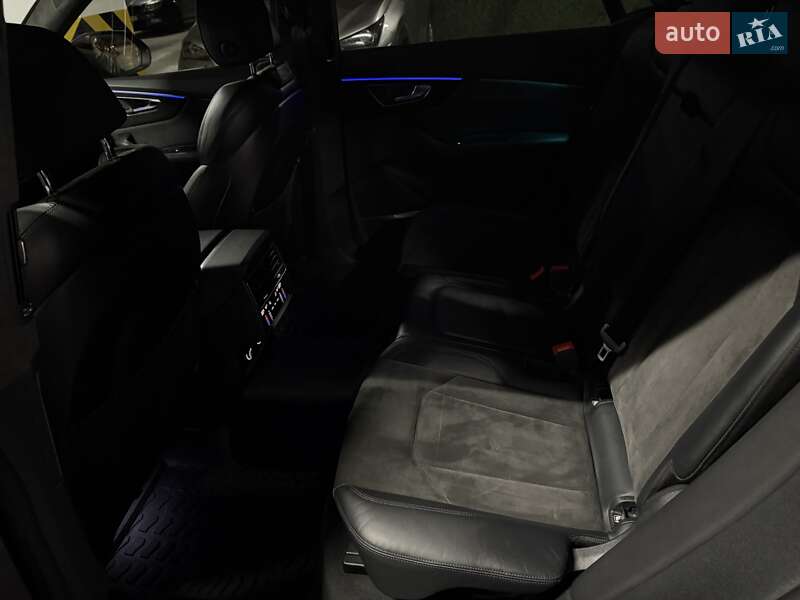 Позашляховик / Кросовер Audi RS Q8 2020 в Києві