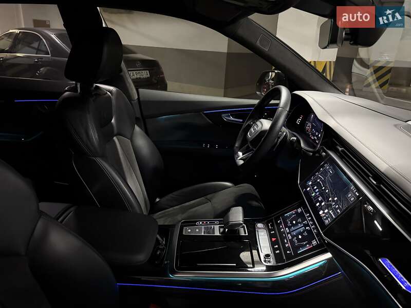 Позашляховик / Кросовер Audi RS Q8 2020 в Києві