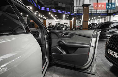 Позашляховик / Кросовер Audi RS Q8 2023 в 
